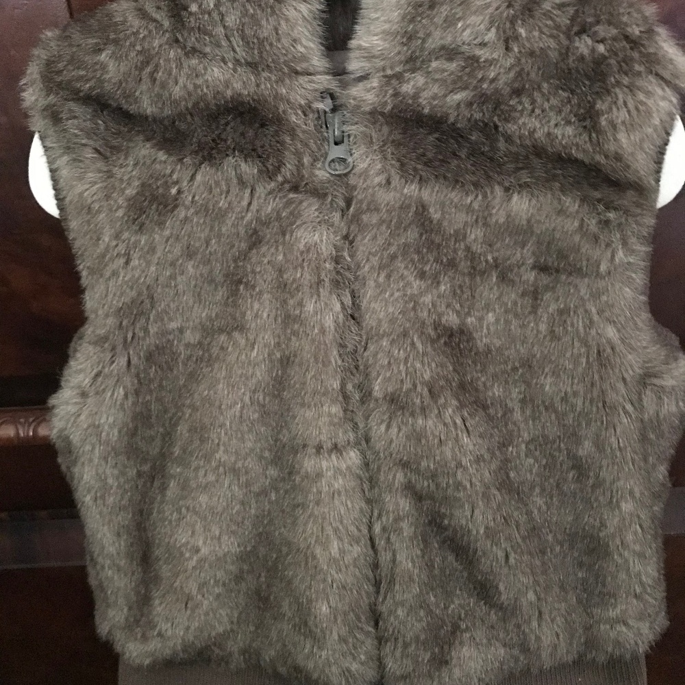 Old Navy Girls Brown Faux Fur Plush Hooded Vest Zip Up Size M 8 TWINS